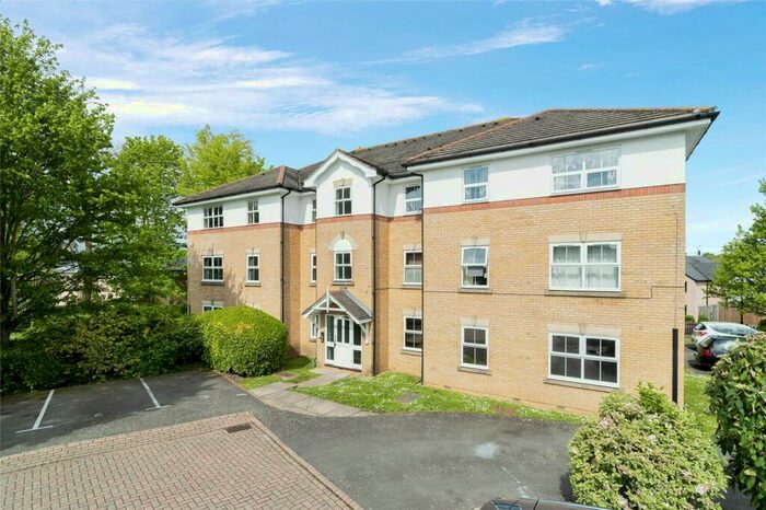 2 Bedroom Flat To Rent In Hatfield Close, Sutton, SM2