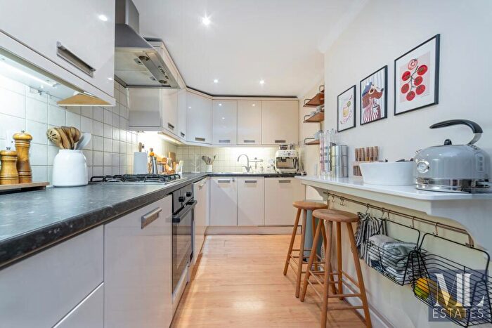 3 Bedroom Apartment For Sale In Primrose Gardens, Belsize Park, London, NW3