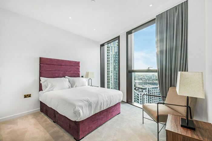 2 Bedroom Flat To Rent In Carnation Way, London, SW8