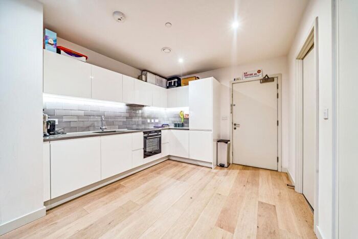 Flat For Sale In Royal Crest Avenue London, E16