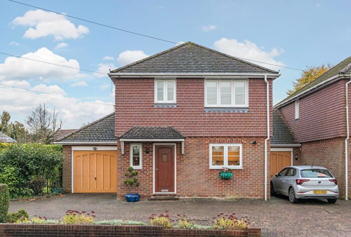 3 Bedroom Link Detached House For Sale In Pilgrims Way West, Otford, Sevenoaks, Kent, TN14