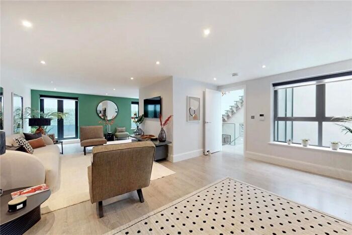 3 Bedroom Mews To Rent In Whittlebury Mews, Primrose Hill, NW1