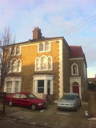 1 Bedroom Studio To Rent In The Grove, Gravesend, DA12