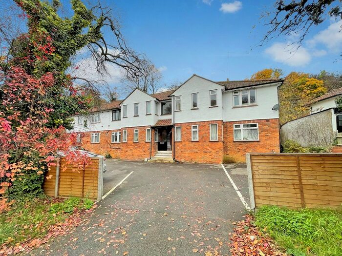 2 Bedroom Flat To Rent In Station Road, Amersham HP7