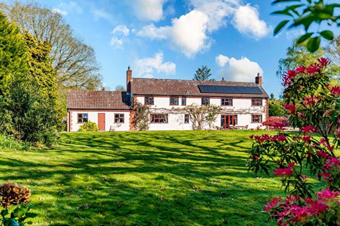 4 Bedroom Detached House For Sale In Waterloo Road, Hainford, NR10