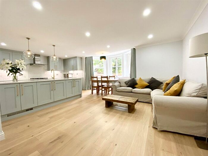 3 Bedroom Apartment To Rent In Clifton, Priory Road, BS8