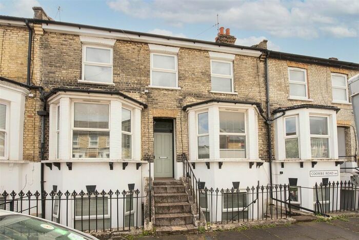 2 Bedroom Flat To Rent In Coombe Road, Chiswick, W4