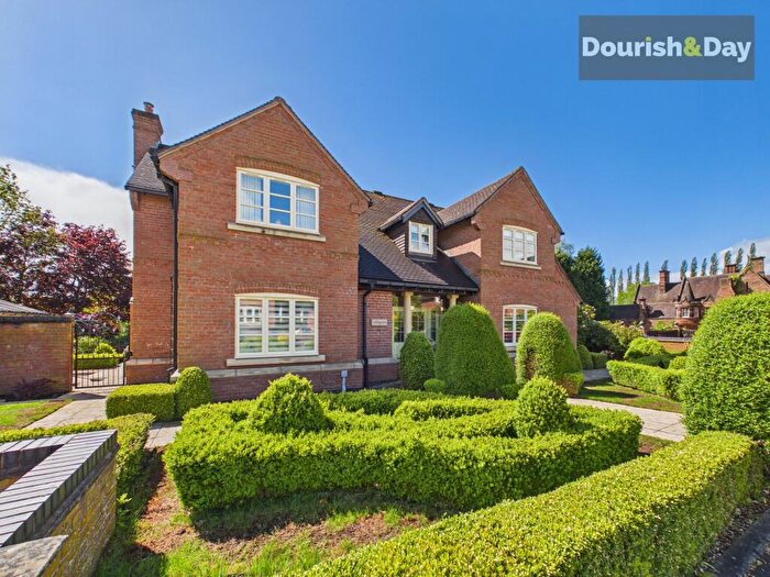 4 Bedroom Detached House For Sale In Meaford Road, Meaford, ST15