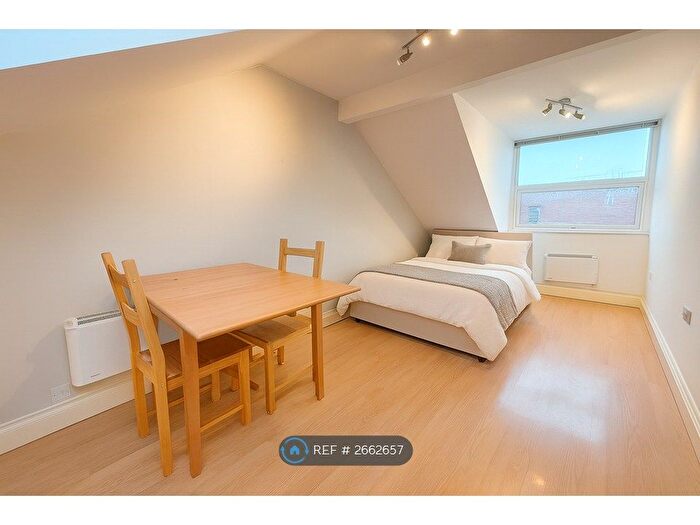 Studio To Rent In Fairbridge Road, Archway, N19