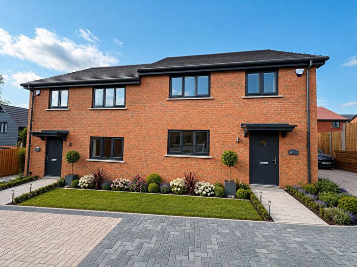 3 Bedroom Semi-Detached House For Sale In Hougton Regis, Hougton Regis, Hougton Regis, Bedfordshire, LU5
