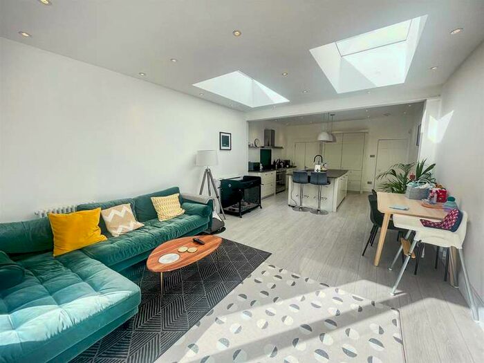 3 Bedroom House To Rent In Effra Road, Wimbledon, SW19