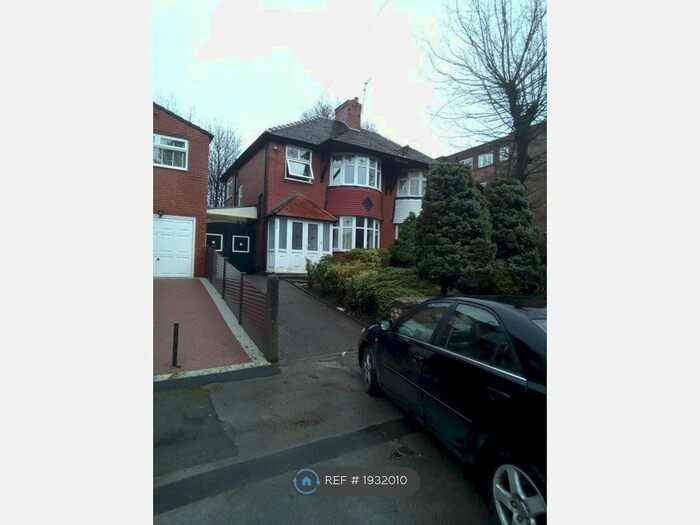 4 Bedroom Semi-Detached House To Rent In Middleton Road, Manchester, M8