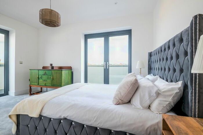 2 Bedroom Flat To Rent In Prestige House, Bellingham Road, London, SE6