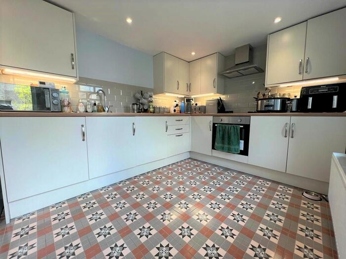 4 Bedroom Property To Rent In Chapel Street, Tregaron, SY25