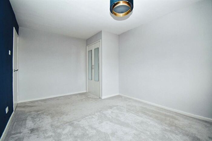3 Bedroom Terraced House For Sale In Medina Road, Hull, HU8