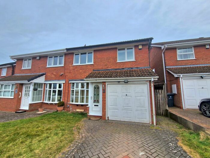 3 Bedroom Semi-Detached House To Rent In Marsh End, B38