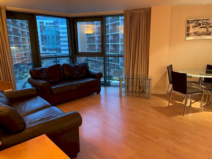 2 Bedroom Flat To Rent In Velocity West, City Walk, Leeds, LS11