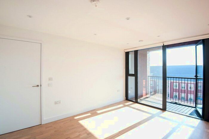 2 Bedroom Apartment To Rent In Burgess Springs, Chelmsford, CM1