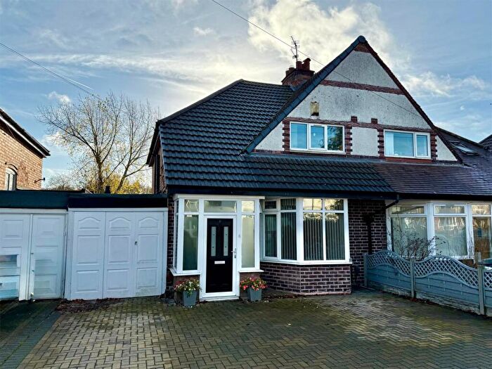 3 Bedroom Semi Detached House For Sale In Haslucks Green Road, Shirley, Solihull, B90