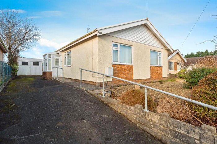 3 Bedroom Detached Bungalow For Sale In Pencaerfenni Park, Crofty, Swansea, SA4
