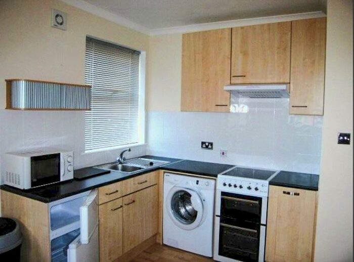 Studio To Rent In Cricklewood Lane, Childs Hill, London, NW2