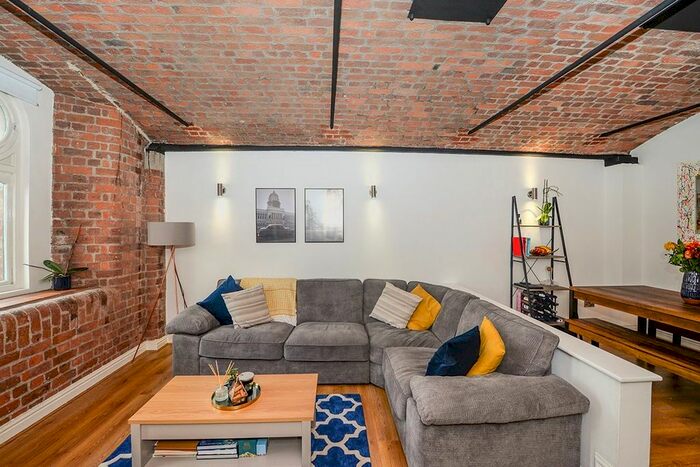 2 Bedroom Flat To Rent In Waterloo Road, Liverpool, L3