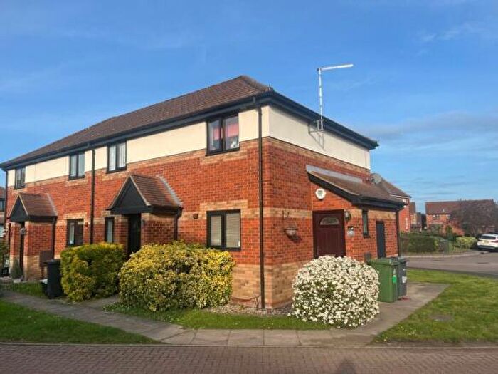 2 Bedroom Flat To Rent In Hollybush Way, Cheshunt, Waltham Cross, Hertfordshire, EN7