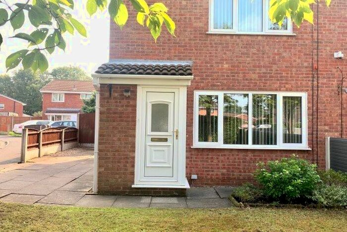 2 Bedroom Property To Rent In Tenby Close, Warrington, WA5