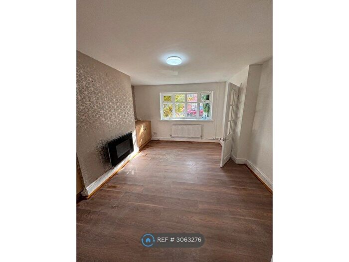 3 Bedroom Semi Detached House To Rent In Shakespeare Avenue, Hebburn, NE31