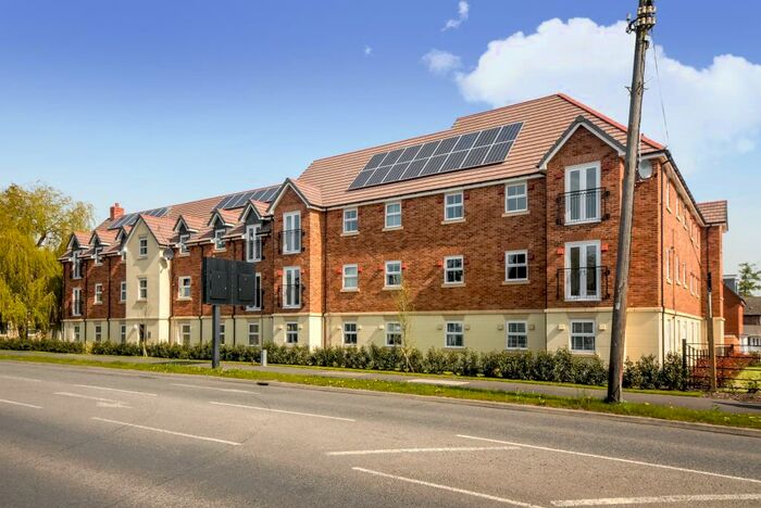 2 Bedroom Apartment To Rent In Newbury, Berkshire, RG14