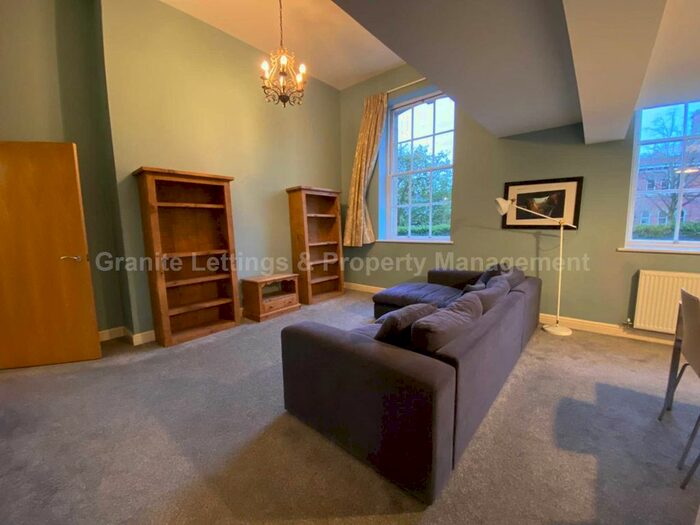 2 Bedroom Flat To Rent In Didsbury Gate, Houseman Crescent, West