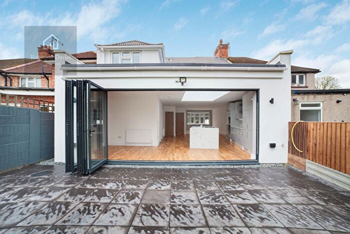 5 Bedroom Semi-Detached House To Rent In Boxtree Lane, Harrow Weald, HA3