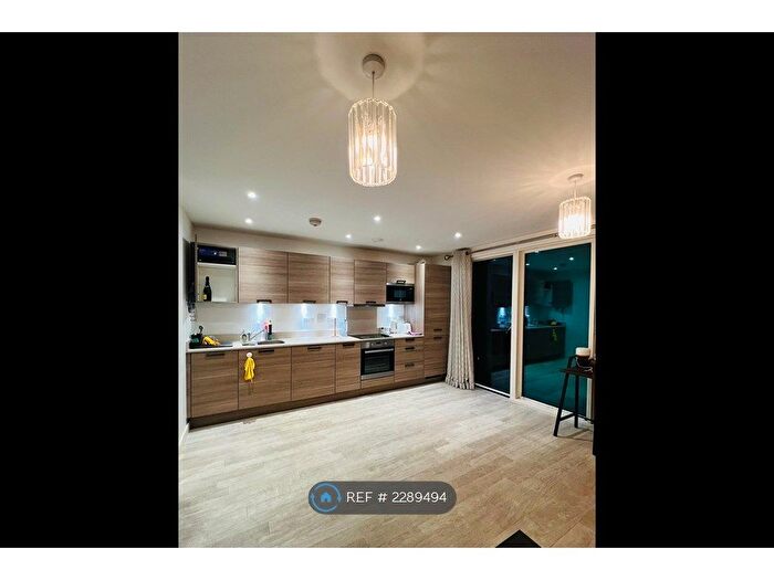 1 Bedroom Flat To Rent In Blondin Way, London, SE16