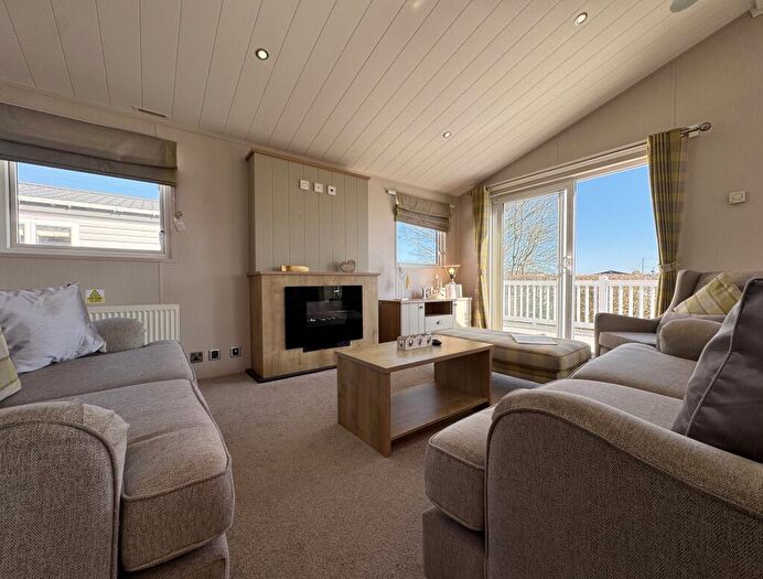 2 Bedroom Lodge For Sale In Two Bed Willerby Everleigh Lodge, Pevensey Bay Holiday Park, Pevensey Bay, Eastbourne, East Sussex, BN24