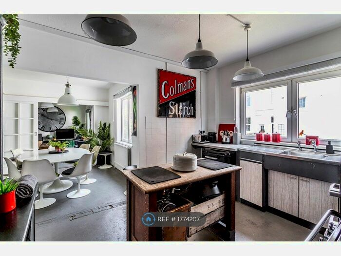 4 Bedroom Detached House To Rent In Clarence Road, Southsea, PO5