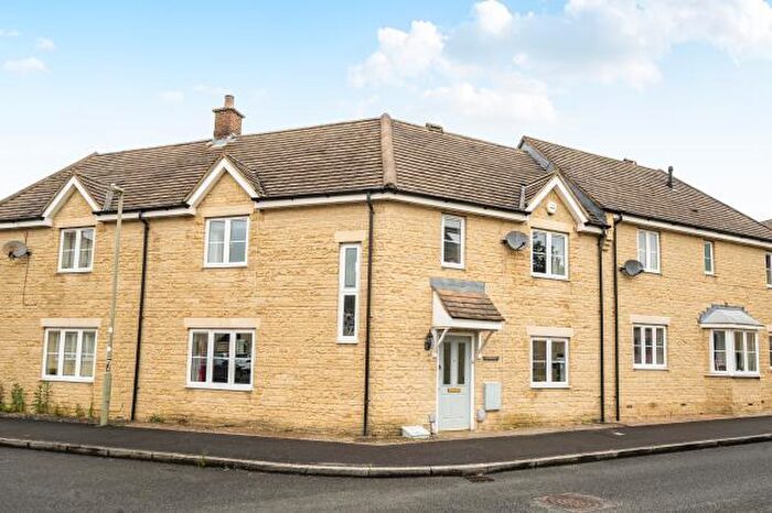 4 Bedroom Terraced House For Sale In The Oaks, Carterton, OX18