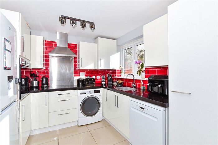 3 Bedroom End Of Terrace House For Sale In Queen Street, Kings Hill, West Malling, Kent, ME19