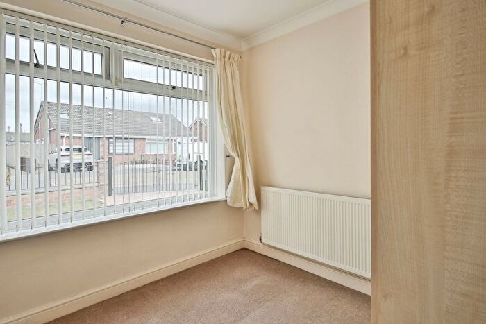 2 Bedroom Semi Detached Bungalow For Sale In Borrowdale, Hull, HU7