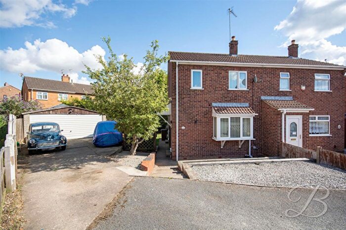 3 Bedroom Semi-Detached House For Sale In Winborne Close, Mansfield, NG19