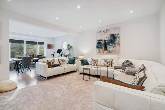 3 Bedroom Bungalow To Rent In Hillside Rise, Northwood, HA6