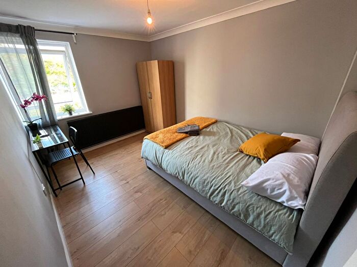 7 Bedroom Detached House To Rent In Roodegate, Basildon, SS14