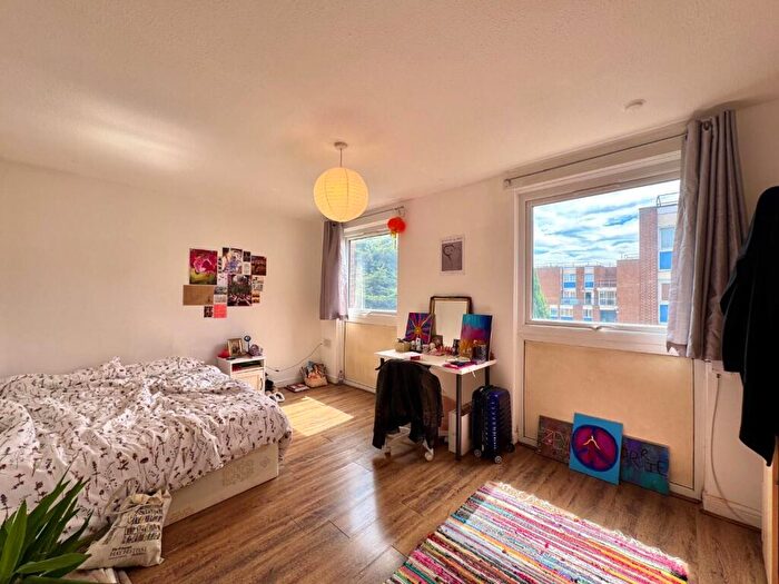 3 Bedroom Flat To Rent In Gernon Road, London, E3