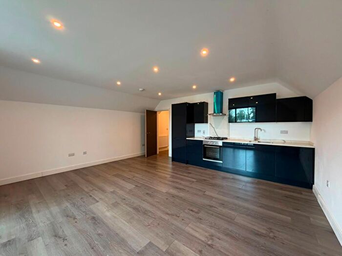 1 Bedroom Flat To Rent In Flat Tanyard House, London, DA5