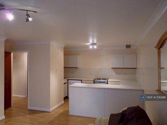 1 Bedroom Flat To Rent In The Gatehouse, West End, Southampton, SO30
