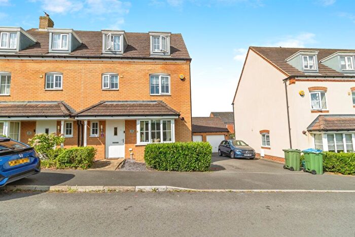4 Bedroom Semi-Detached House For Sale In Coleman Road, Bletchley, Milton Keynes, MK3