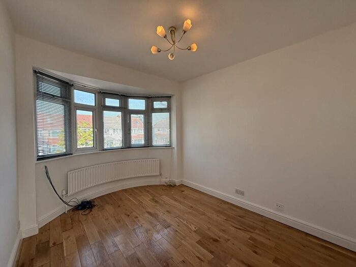 5 Bedroom Property To Rent In Gledwood Avenue, Hayes, UB4