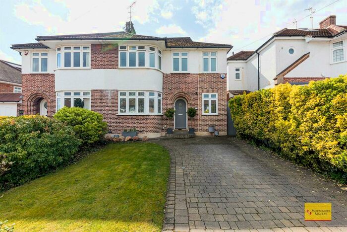 4 Bedroom Semi-Detached House To Rent In Vera Avenue, London, N21