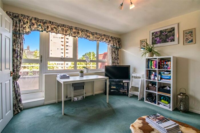 1 Bedroom Flat To Rent In Bullen Street, London, SW11