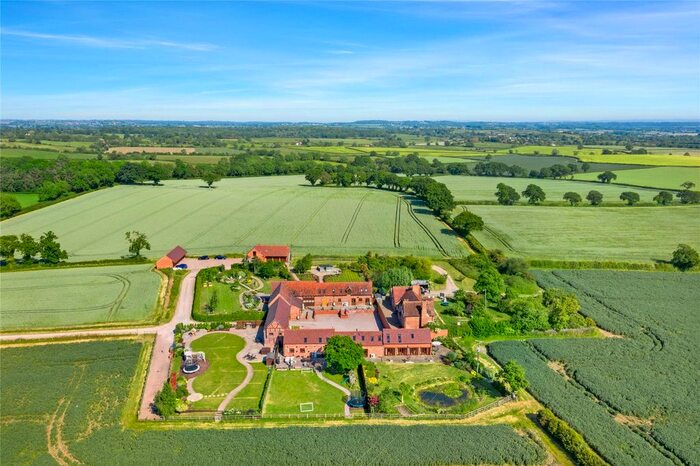 4 Bedroom Barn Conversion For Sale In Huddington, Droitwich, Worcestershire, WR9