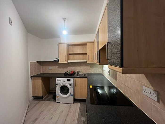 2 Bedroom Flat To Rent In Montpelier Road, Ealing, W5